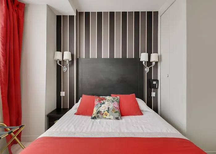 Riviera Elysees 3* פריז