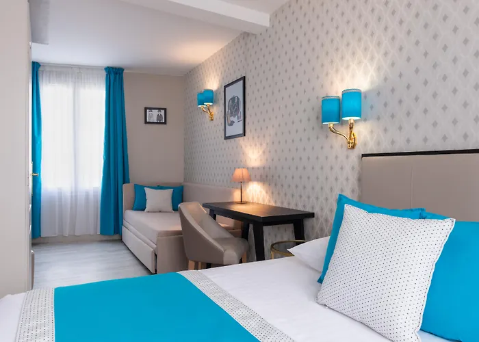 Riviera Elysees מלון 3*