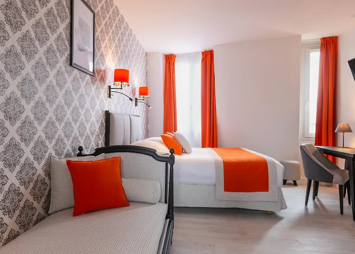 Riviera Elysees 3* פריז