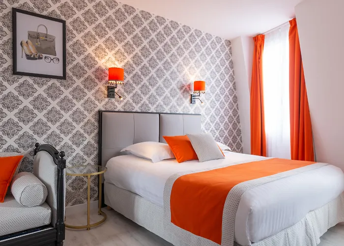 Riviera Elysees מלון