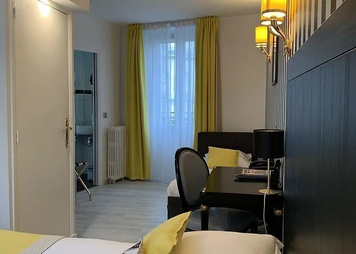 Riviera Elysees פריז