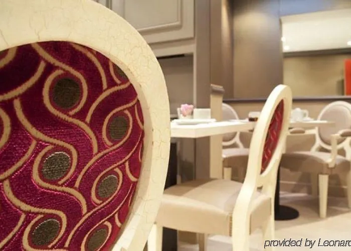 Riviera Elysees 3* פריז