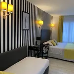 Hotel Riviera Elysees París