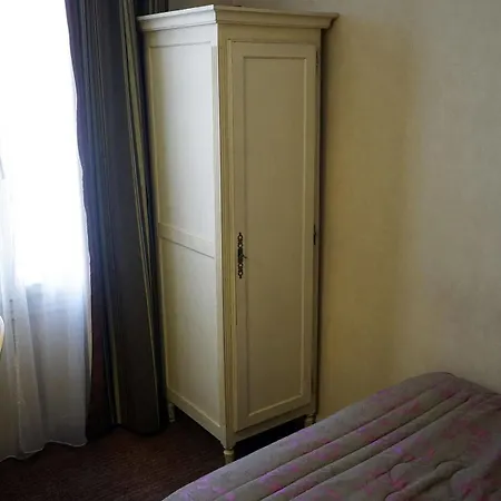 Отель Riviera Elysees 3*