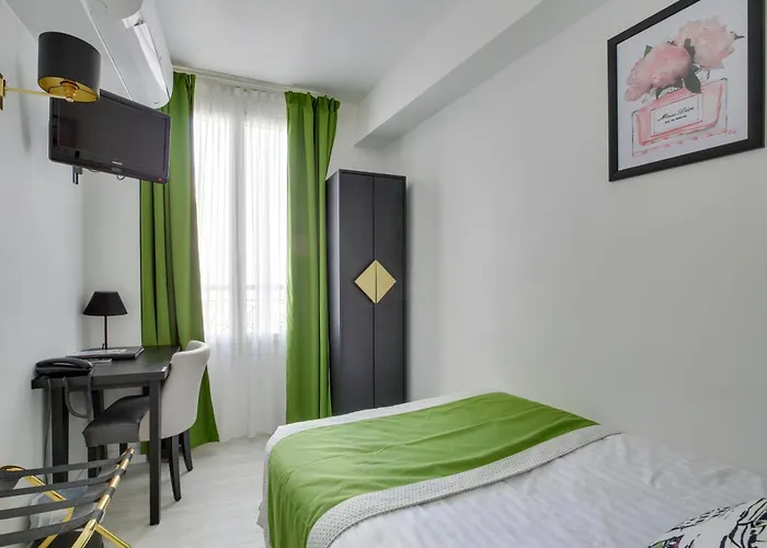 Hotel Riviera Elysees Paris