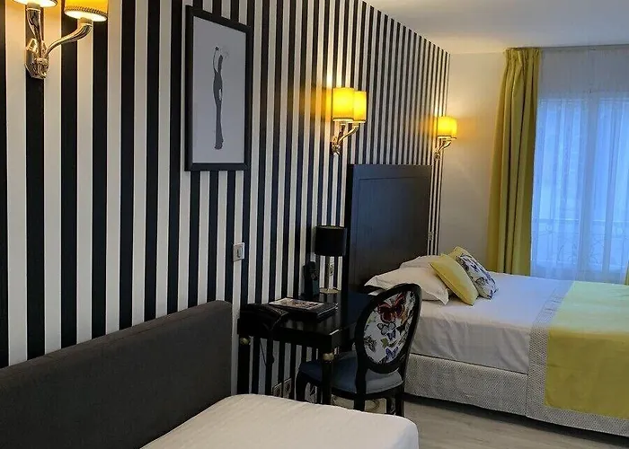 Hotel Riviera Elysees Paris