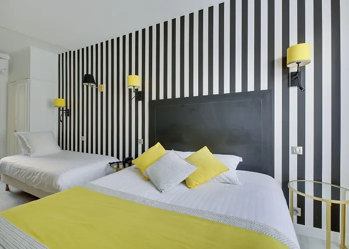 Hotel Riviera Elysees Parigi