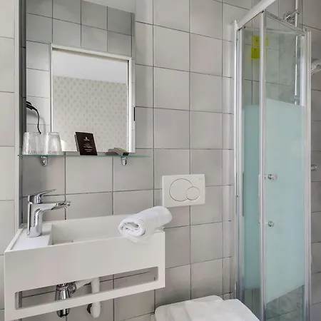 Hotel Riviera Elysees Paříž